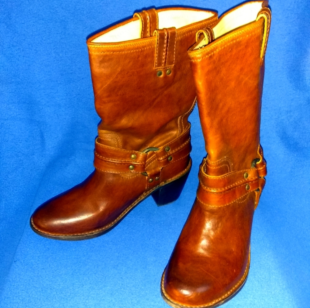Frye Carmen Leather Harness Short Boots Whiskey 8.5 9 - Picture 1 of 12